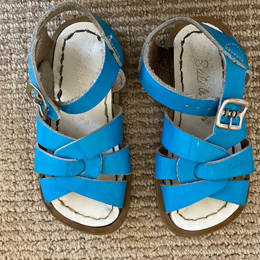 Saltwater sandal by HOY SZ 7 EUC